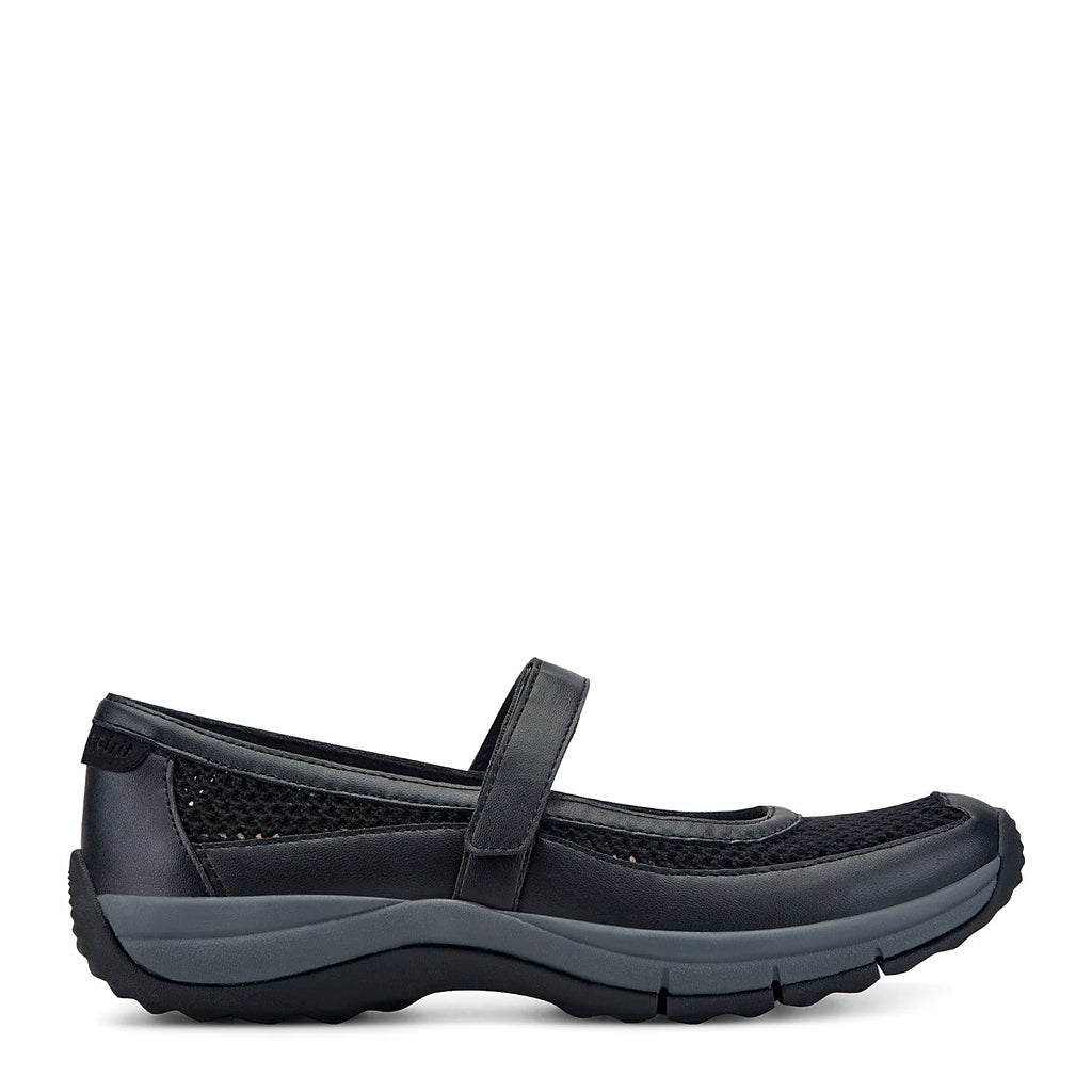 Breathable textured Mary Jane walking shoe