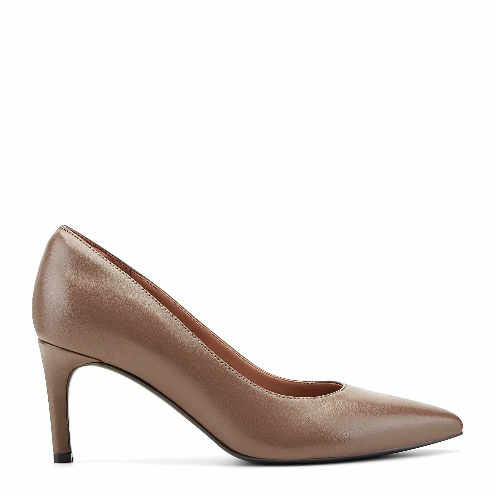 Pointed-toe dress pump with clean topstitching at the collar