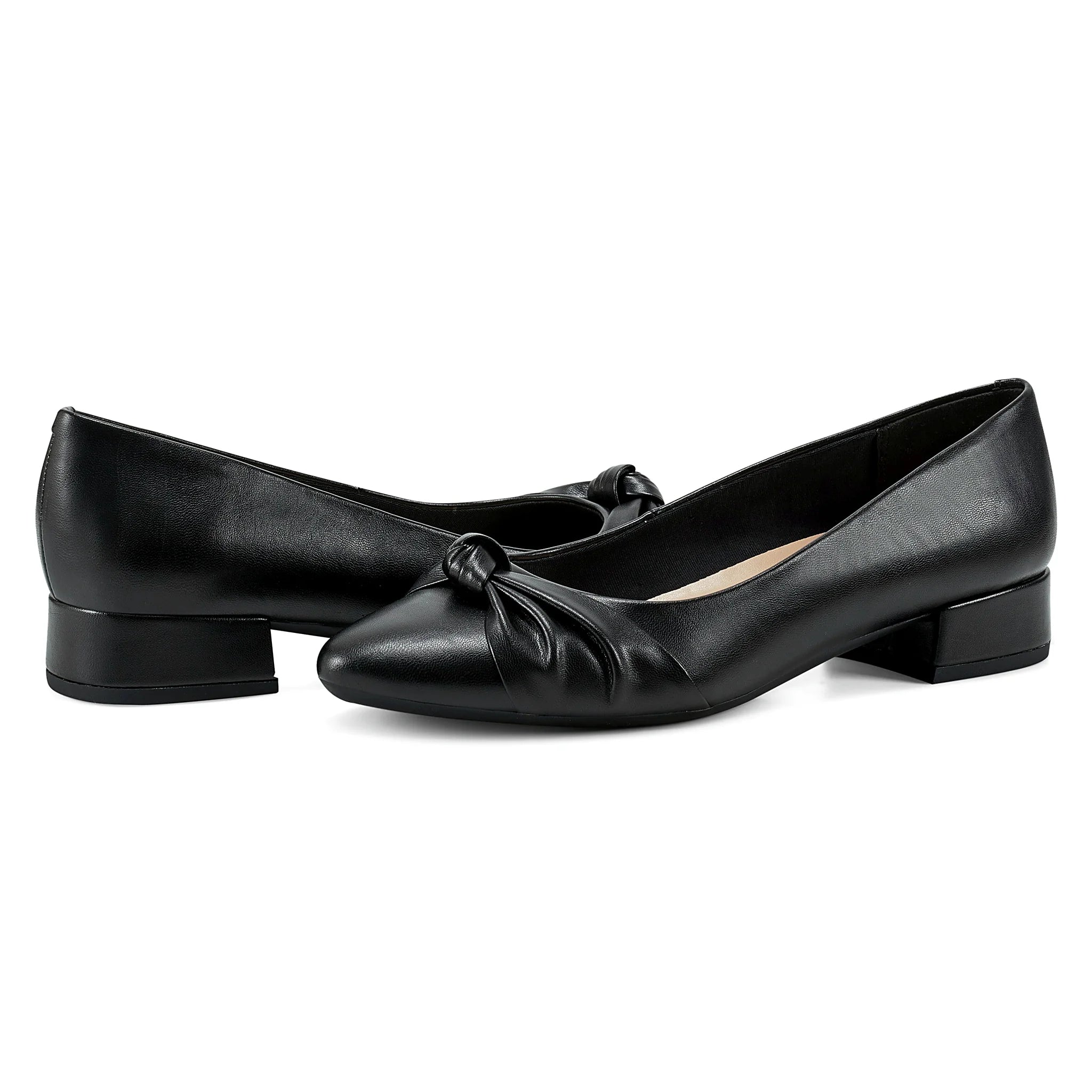 Pointy-toe dress pump with a knot detail on the upper