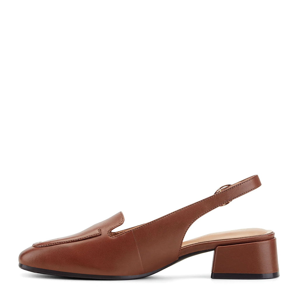 Squared toe shape on a buckled slingback