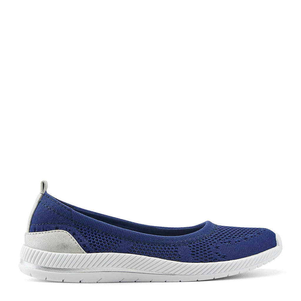 Shimmer detailing woven through a knit upper
