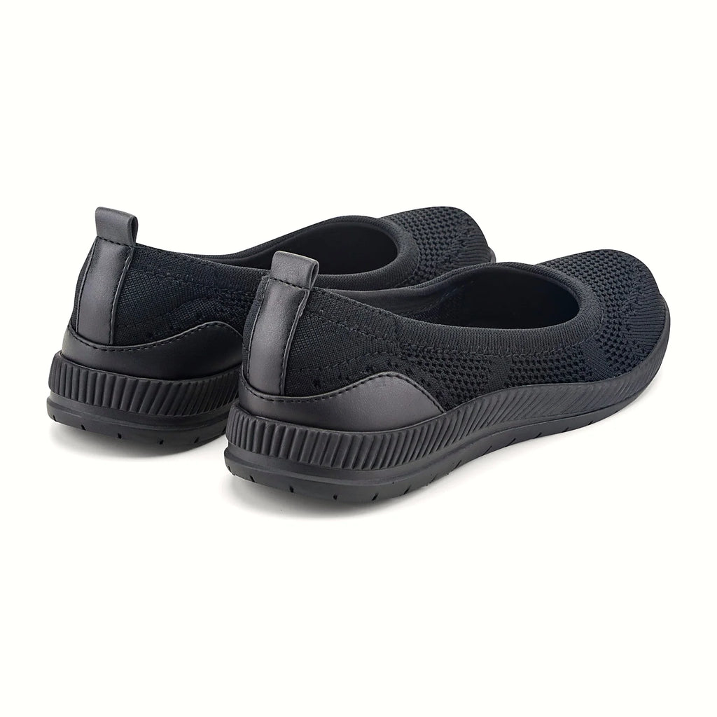 Lightweight molded sole under a pull-on flat