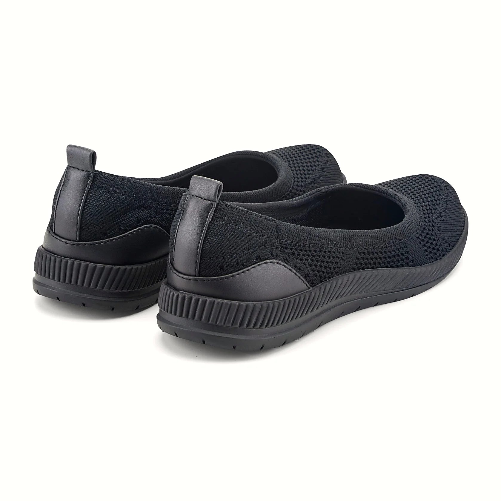 Lightweight molded sole under a pull-on flat