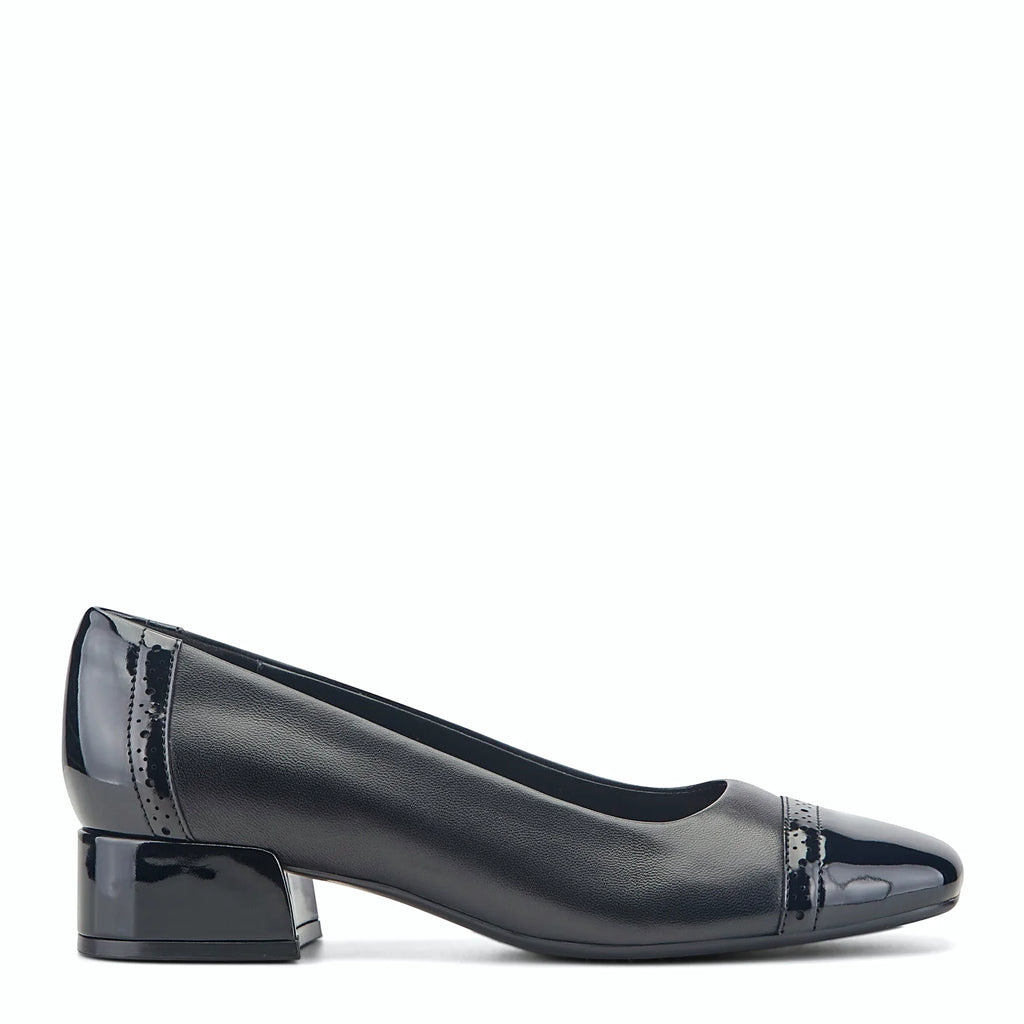 Patent dress pump on a block heel