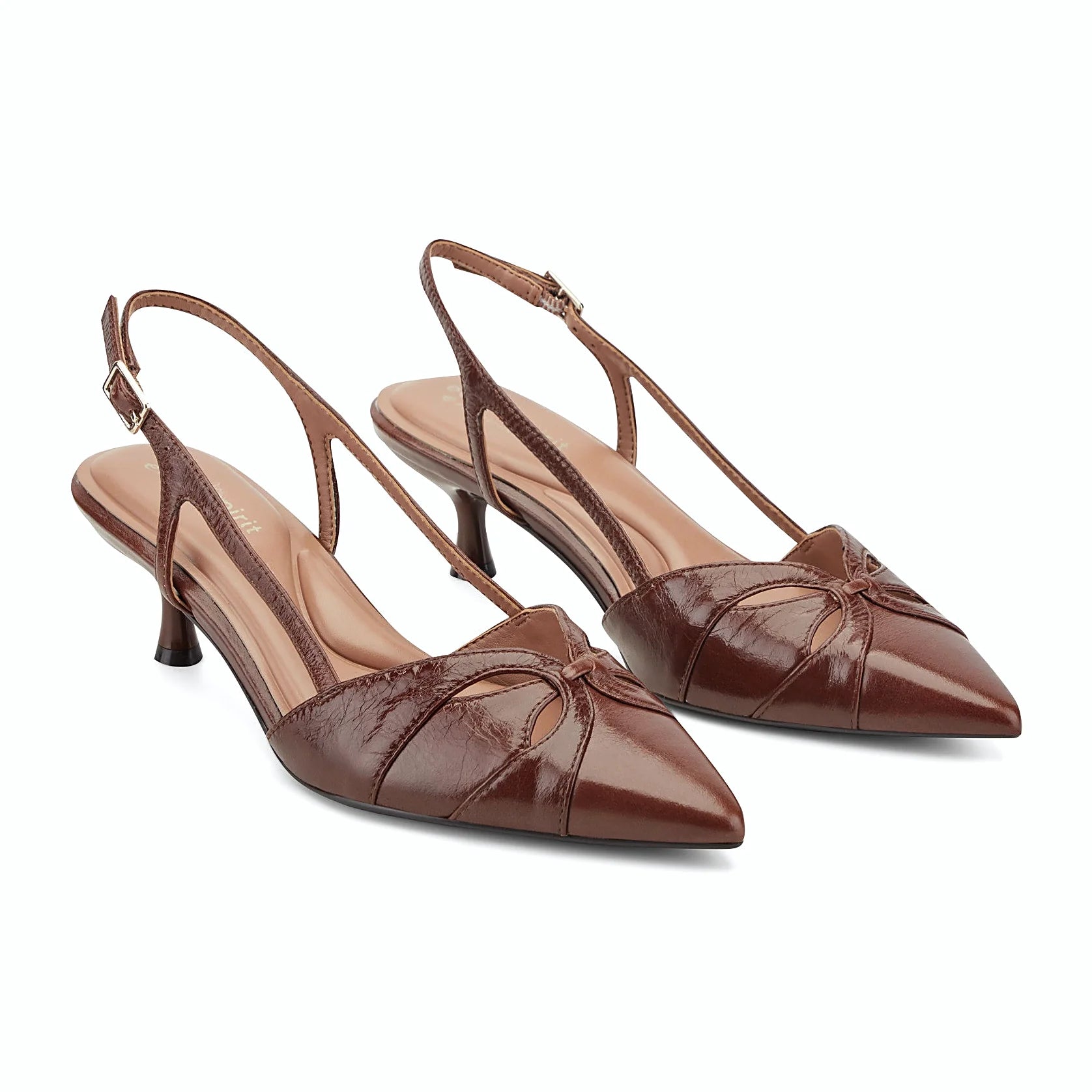 Overlapping leather panels forming a toe cutout
