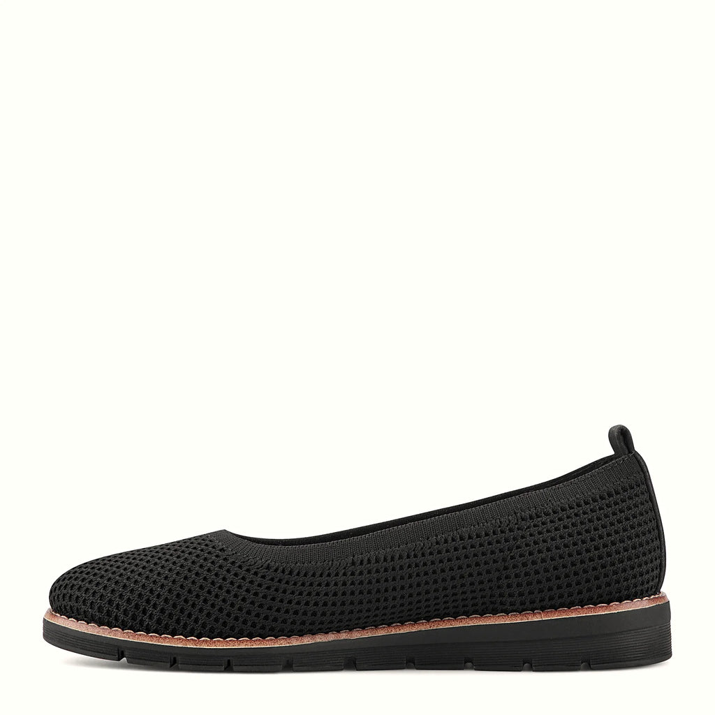 Soft touch footbed inside a knit flat