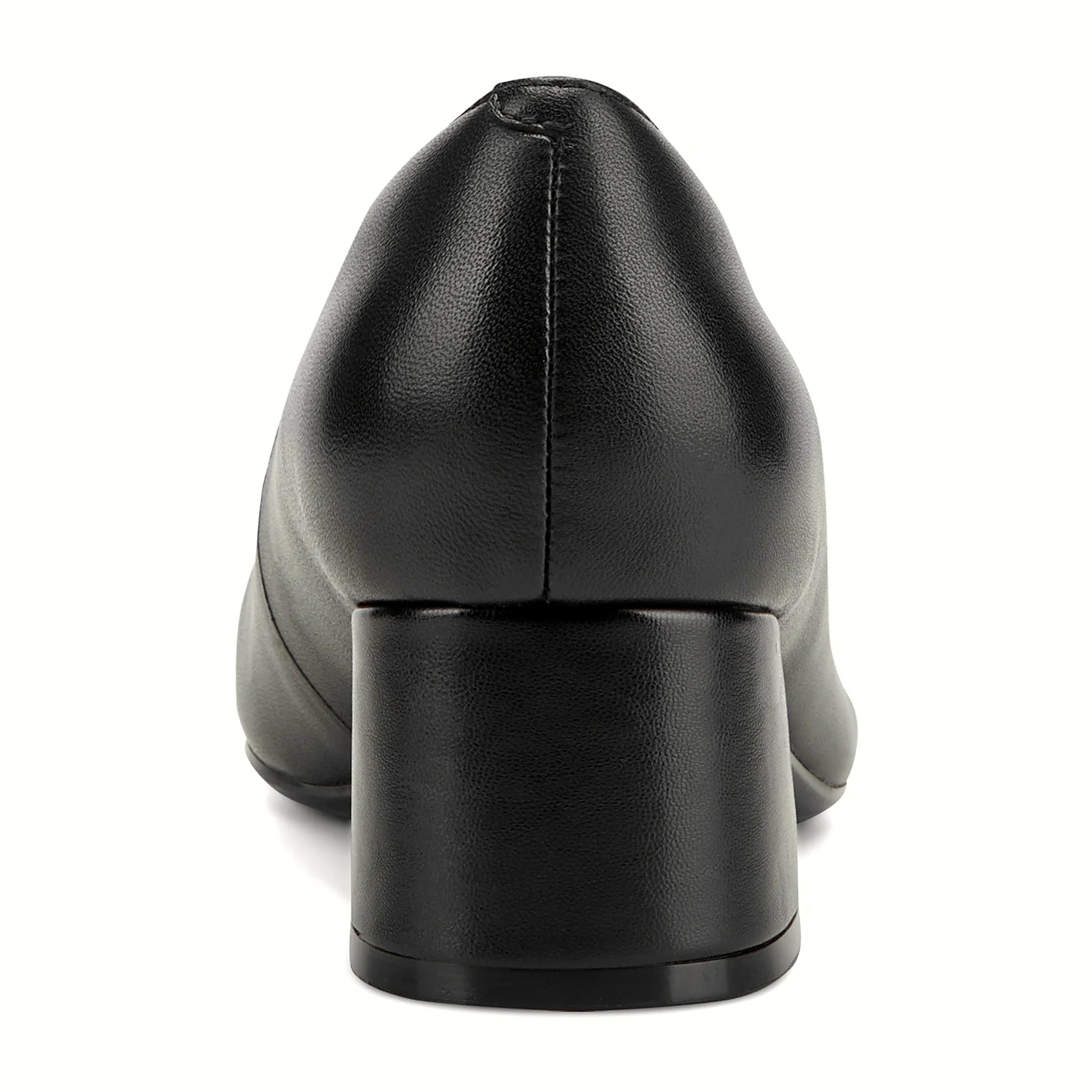 Slip-on square-toe pump with no fastening