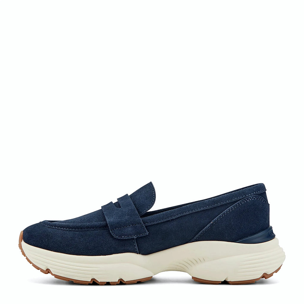 Contrast heel detail on a platform penny loafer