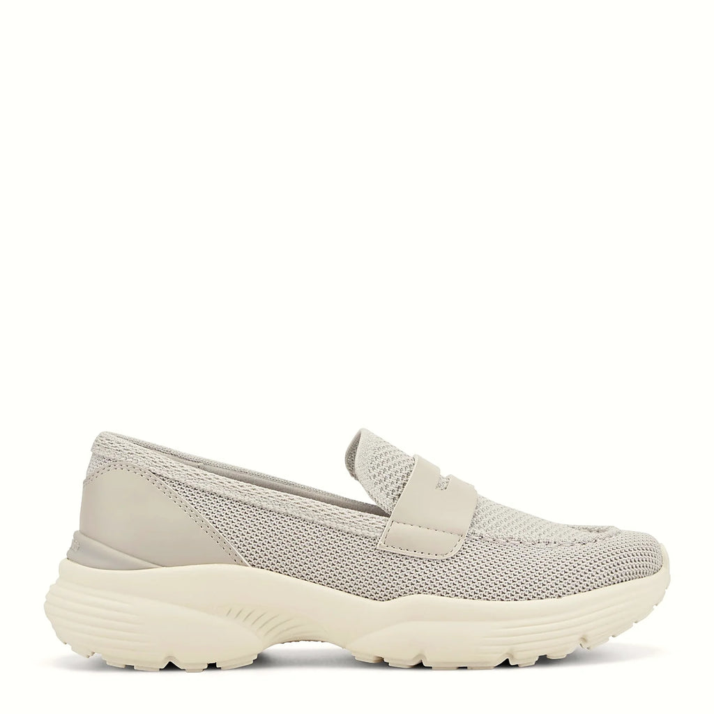 Contrast heel detail on a platform penny loafer