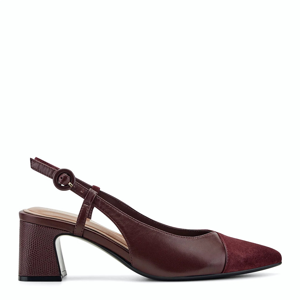 Pointed slingback pump with a cap-toe detail