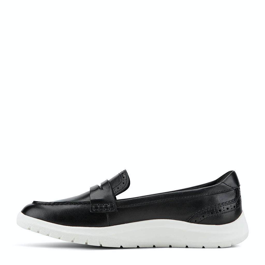Flex grooves in the outsole of a penny loafer