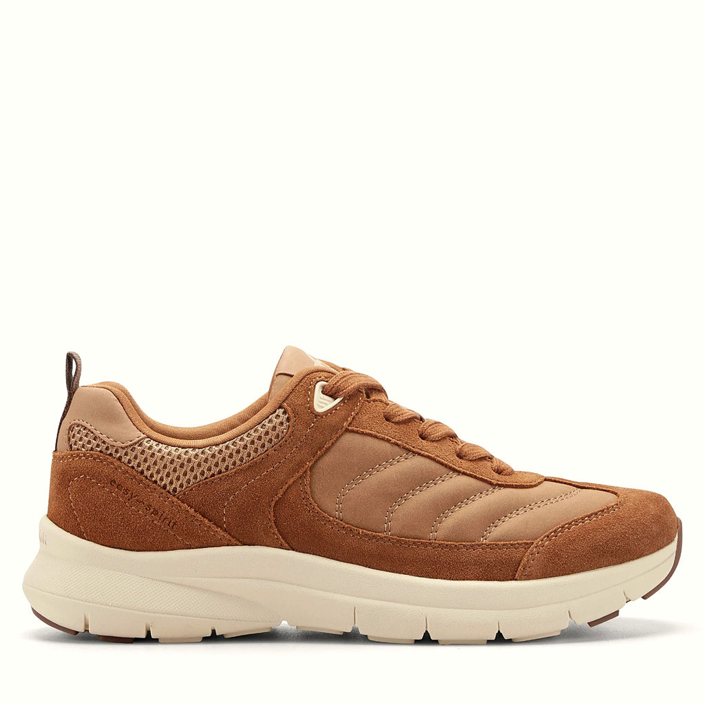 Casual sneaker with smooth panels and mesh heel zones