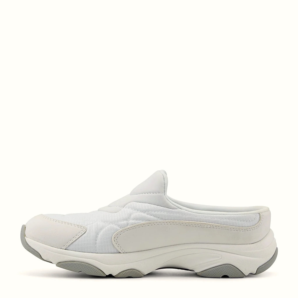 Ultra-lightweight sole on a padded-collar clog