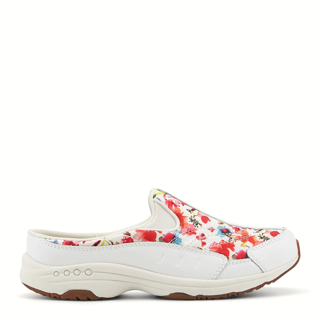 Comfort-well detailing along the midsole of a clog